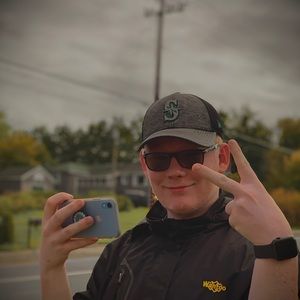 Meet your Posher, Ethan